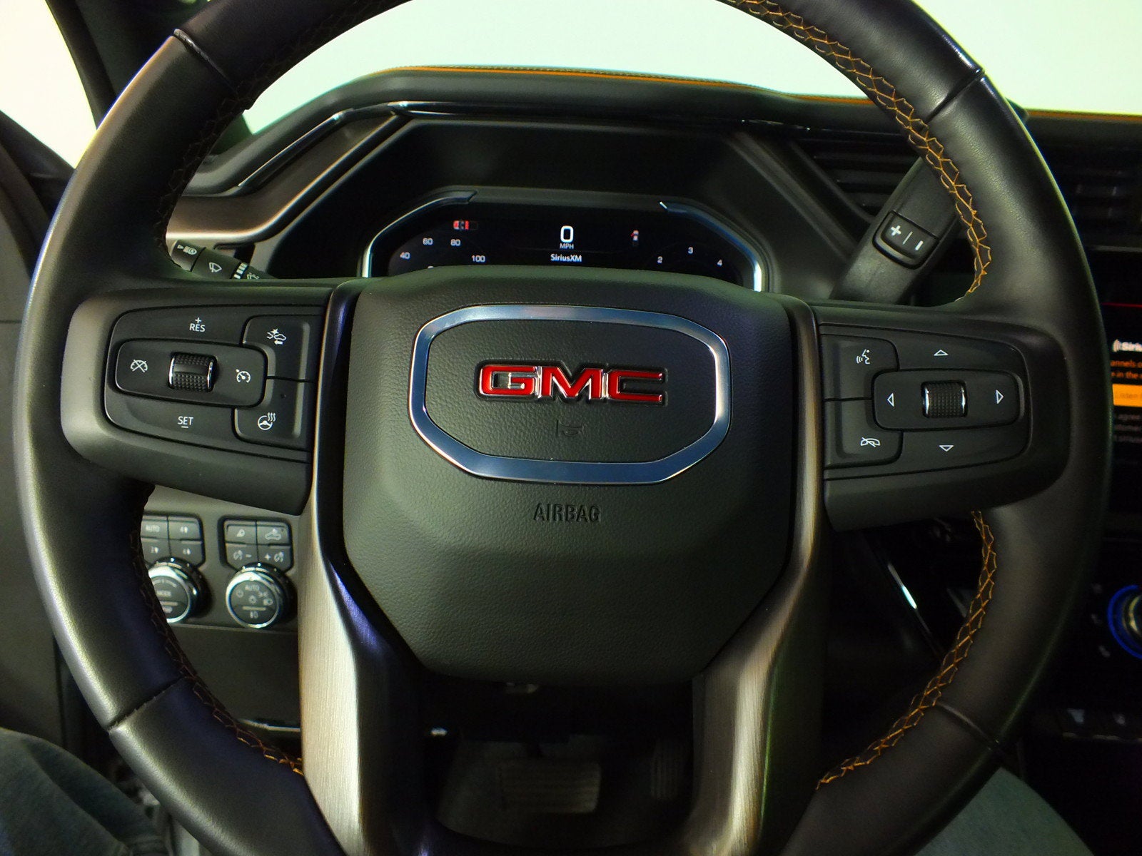 2025 GMC Sierra 2500HD AT4 4WD *CLEAN CARFAX!*