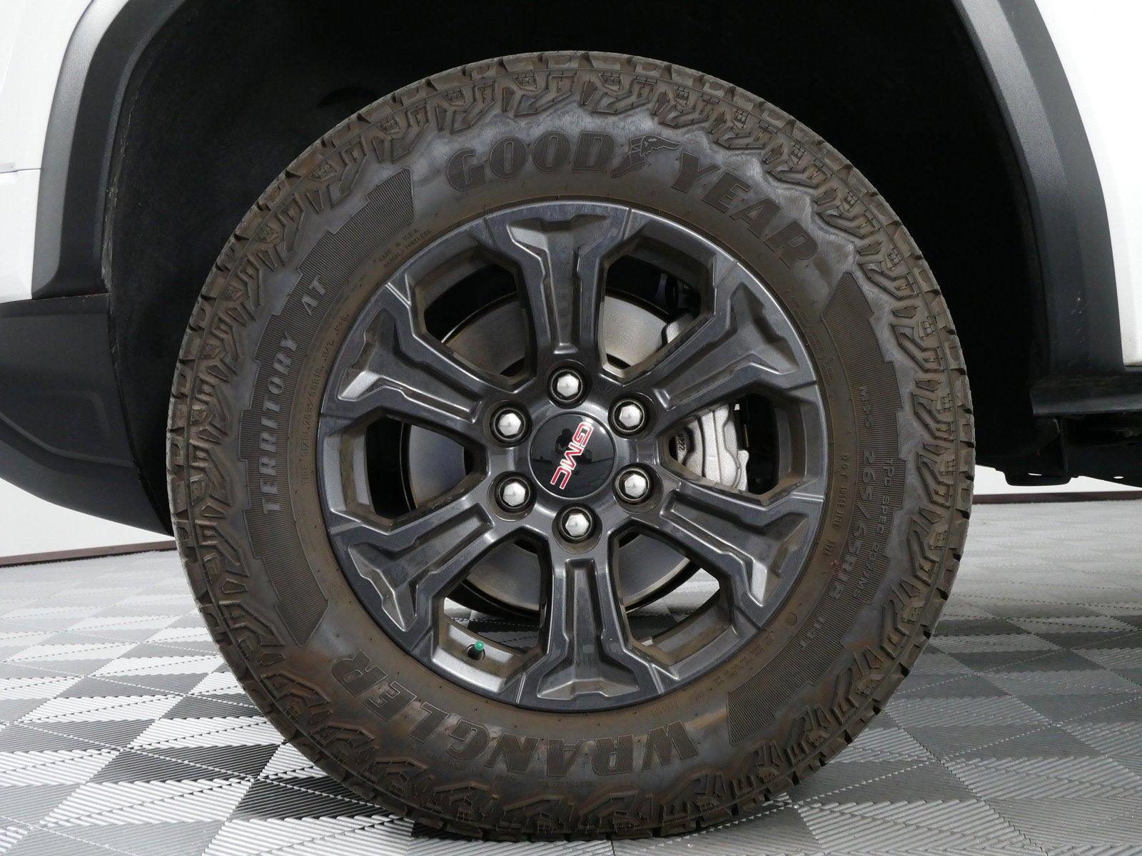 2024 GMC Canyon 4WD Elevation *1-OWNER*
