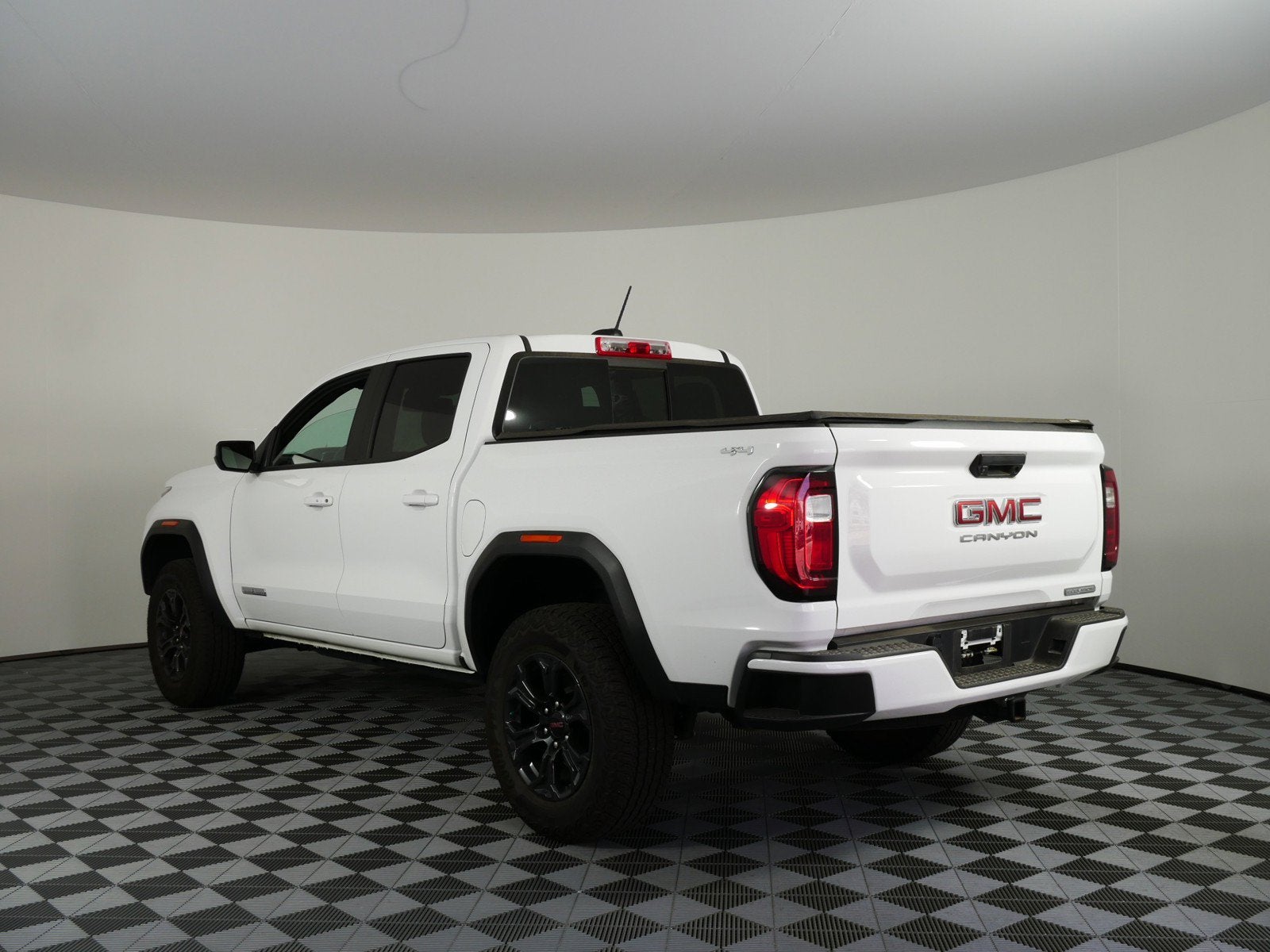 2024 GMC Canyon 4WD Elevation *1-OWNER*