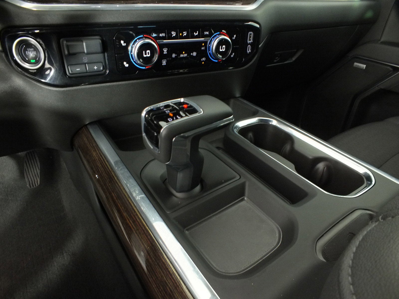 2025 GMC Sierra 1500 Elevation 4WD *1-OWNER! UNDER 3K MILES!*