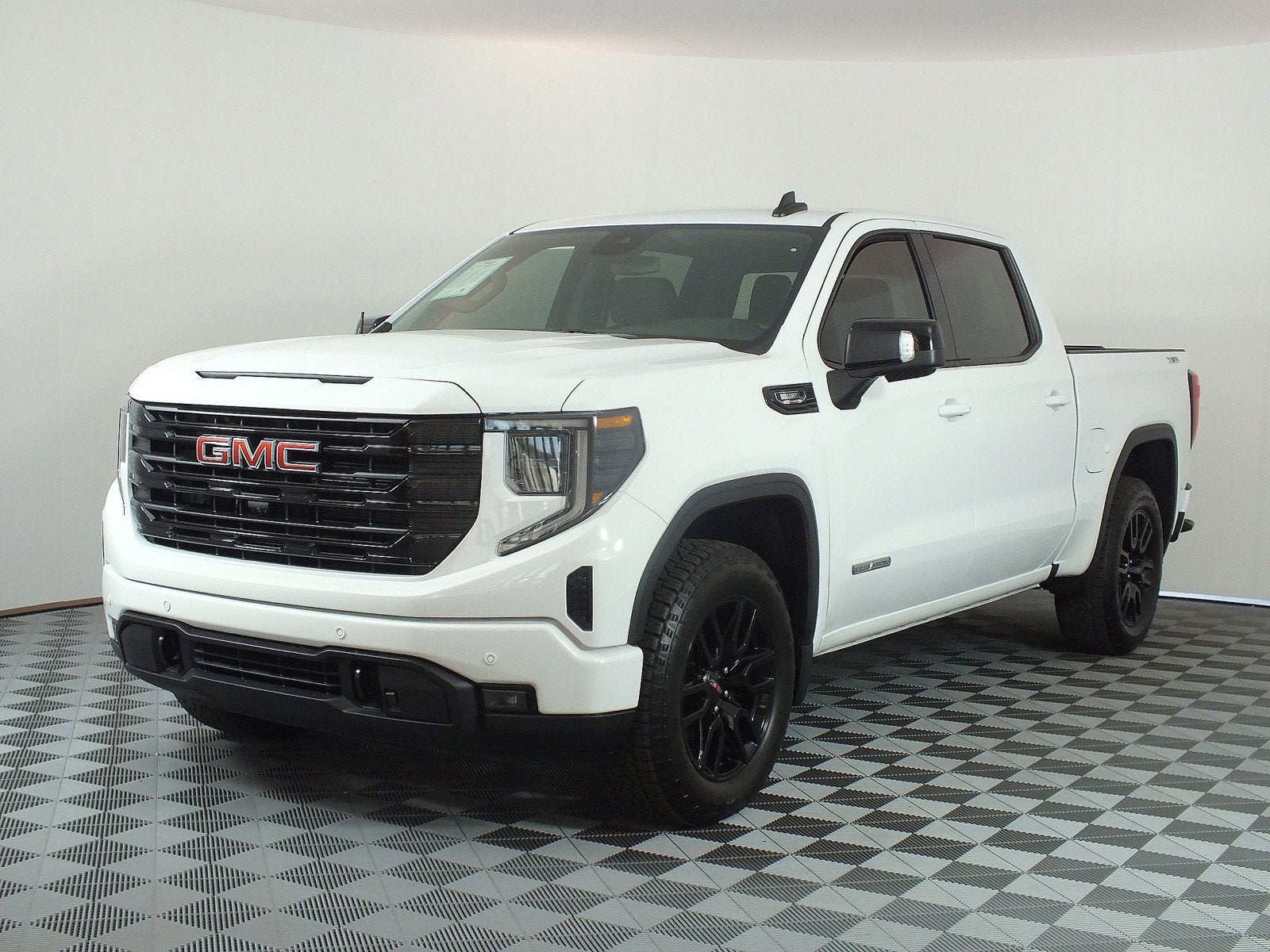 2025 GMC Sierra 1500 Elevation 4WD *1-OWNER! UNDER 3K MILES!*