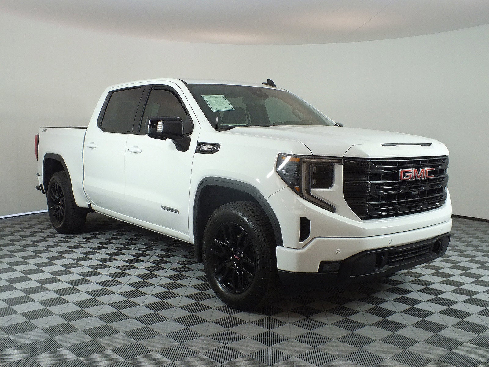 2025 GMC Sierra 1500 Elevation 4WD *1-OWNER! UNDER 3K MILES!*