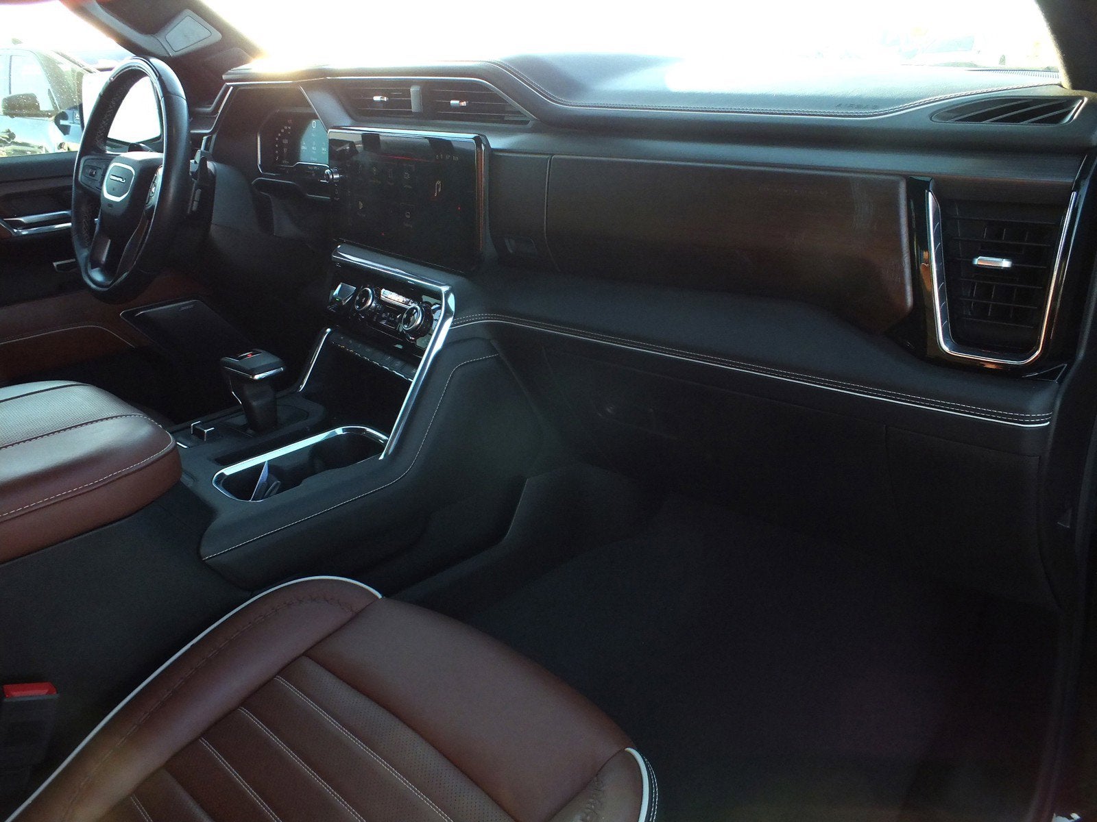 2024 GMC Sierra 1500 Denali Ultimate 4WD *1-OWNER! Luxury Without Limits!*