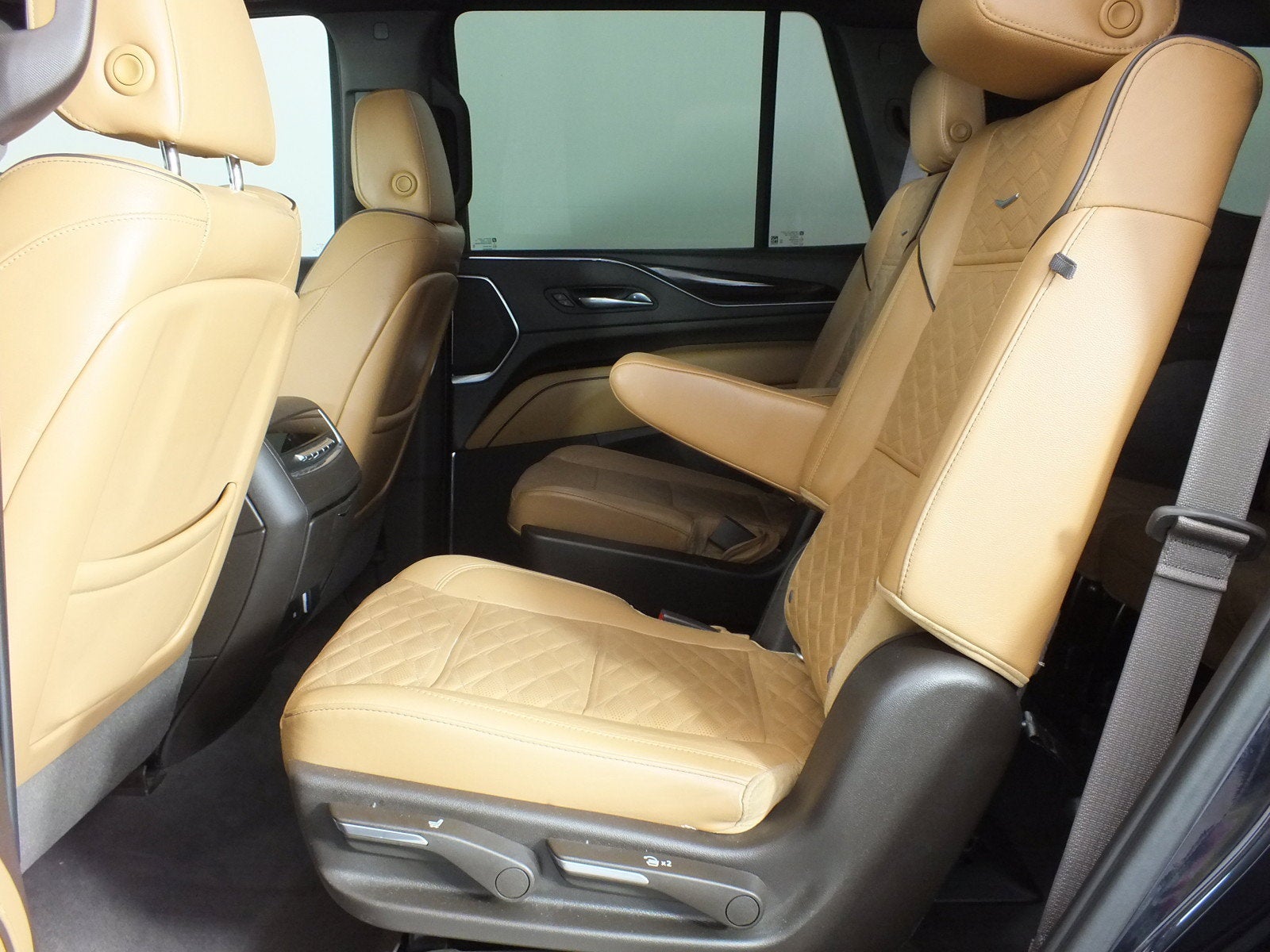 2021 Cadillac Escalade Premium Luxury 4WD *CLEAN CARFAX*