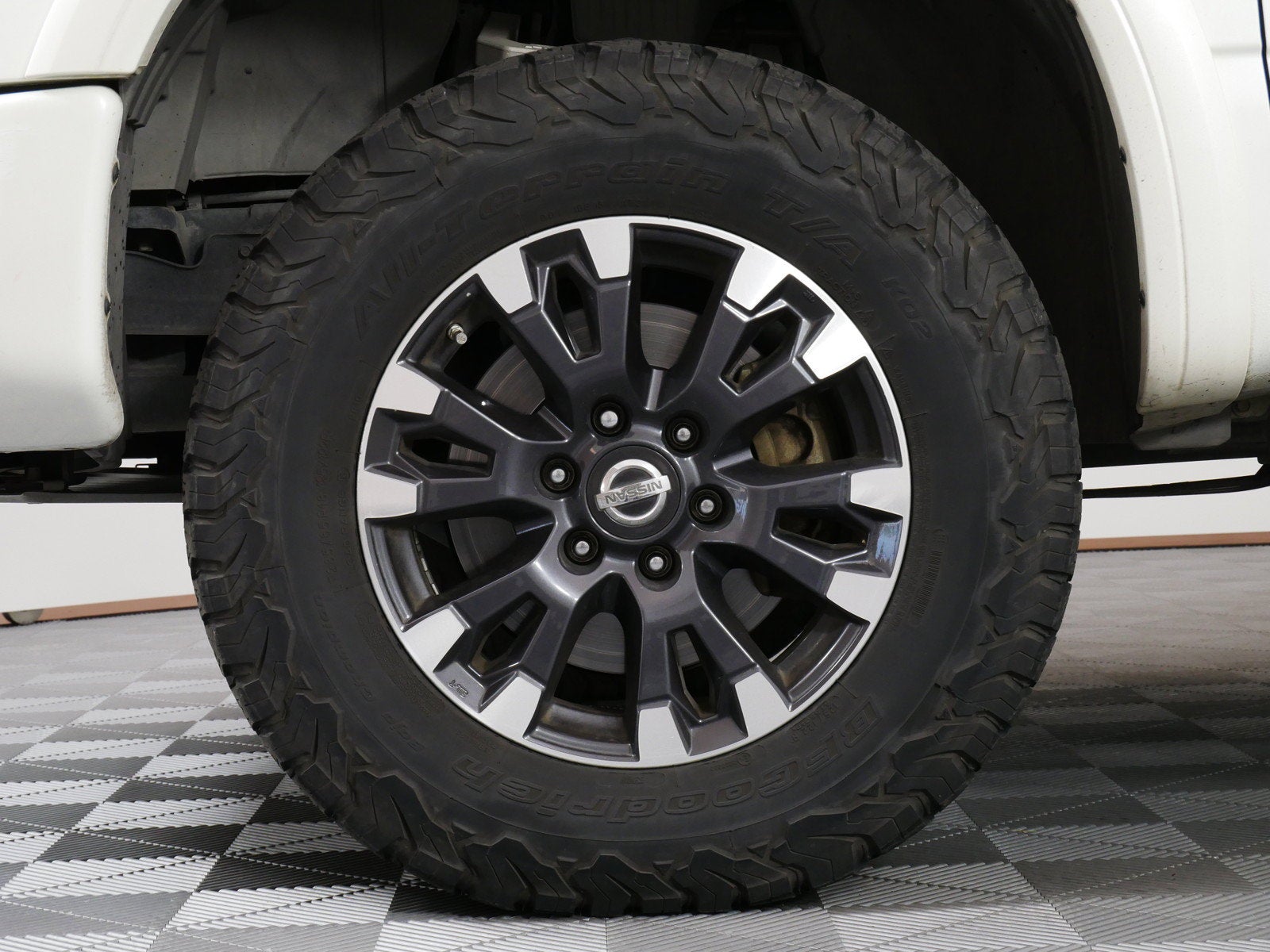 2017 Nissan Titan PRO-4X 4WD *CLEAN CARFAX*