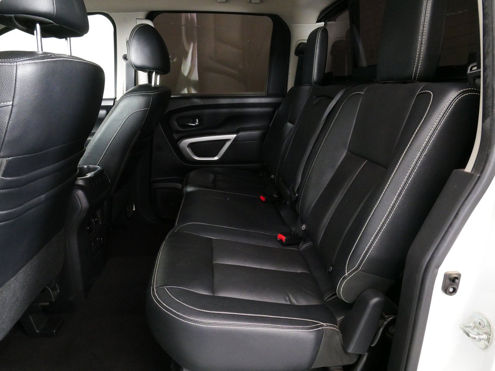 2017 Nissan Titan PRO-4X 4WD *CLEAN CARFAX*