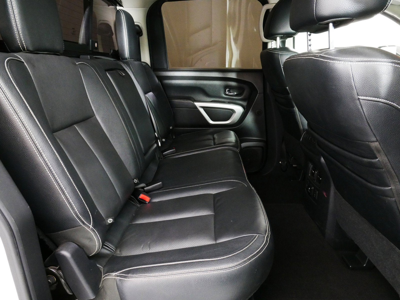 2017 Nissan Titan PRO-4X 4WD *CLEAN CARFAX*