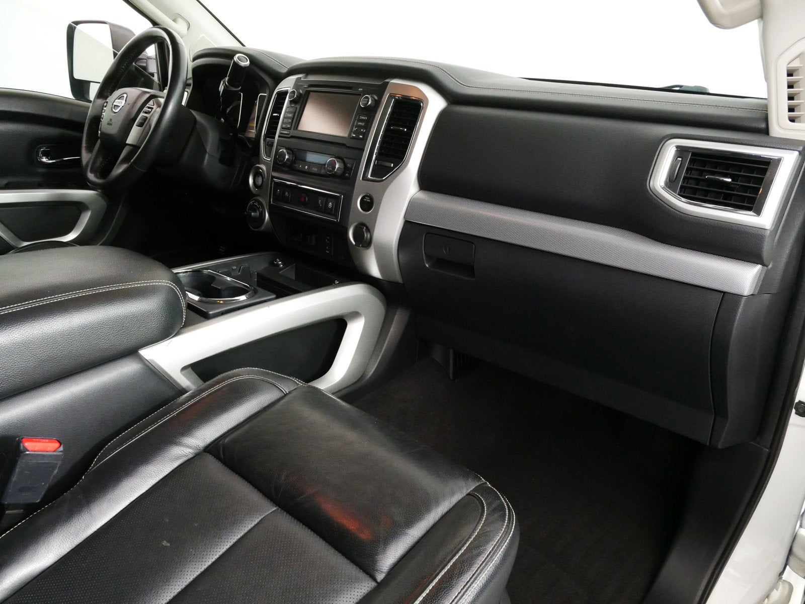 2017 Nissan Titan PRO-4X 4WD *CLEAN CARFAX*