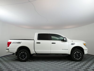 2017 Nissan Titan PRO-4X 4WD *CLEAN CARFAX*