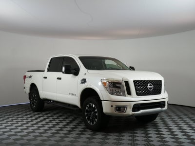 2017 Nissan Titan PRO-4X 4WD *CLEAN CARFAX*