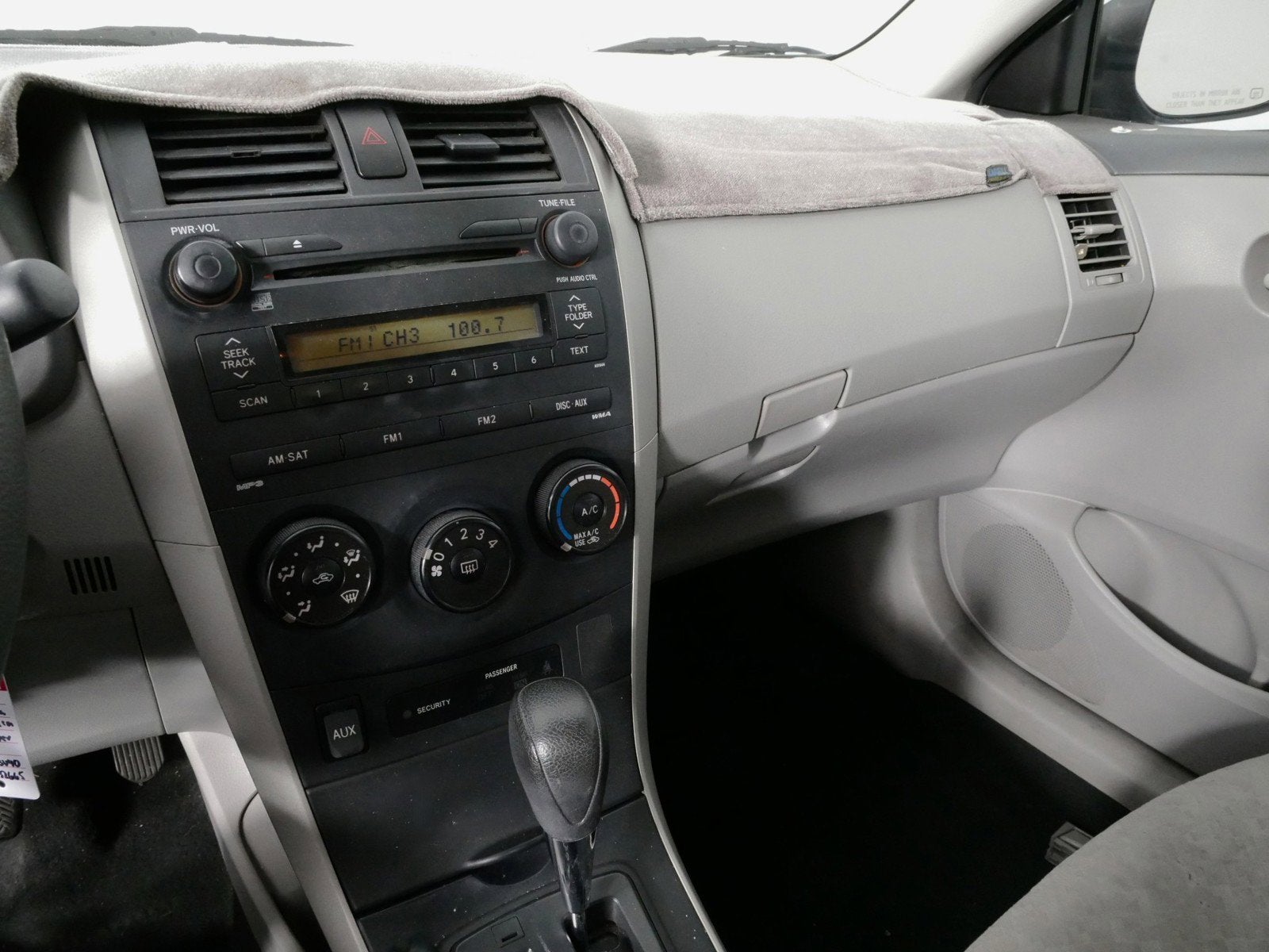 2009 Toyota Corolla LE FWD *GREAT MPG*!