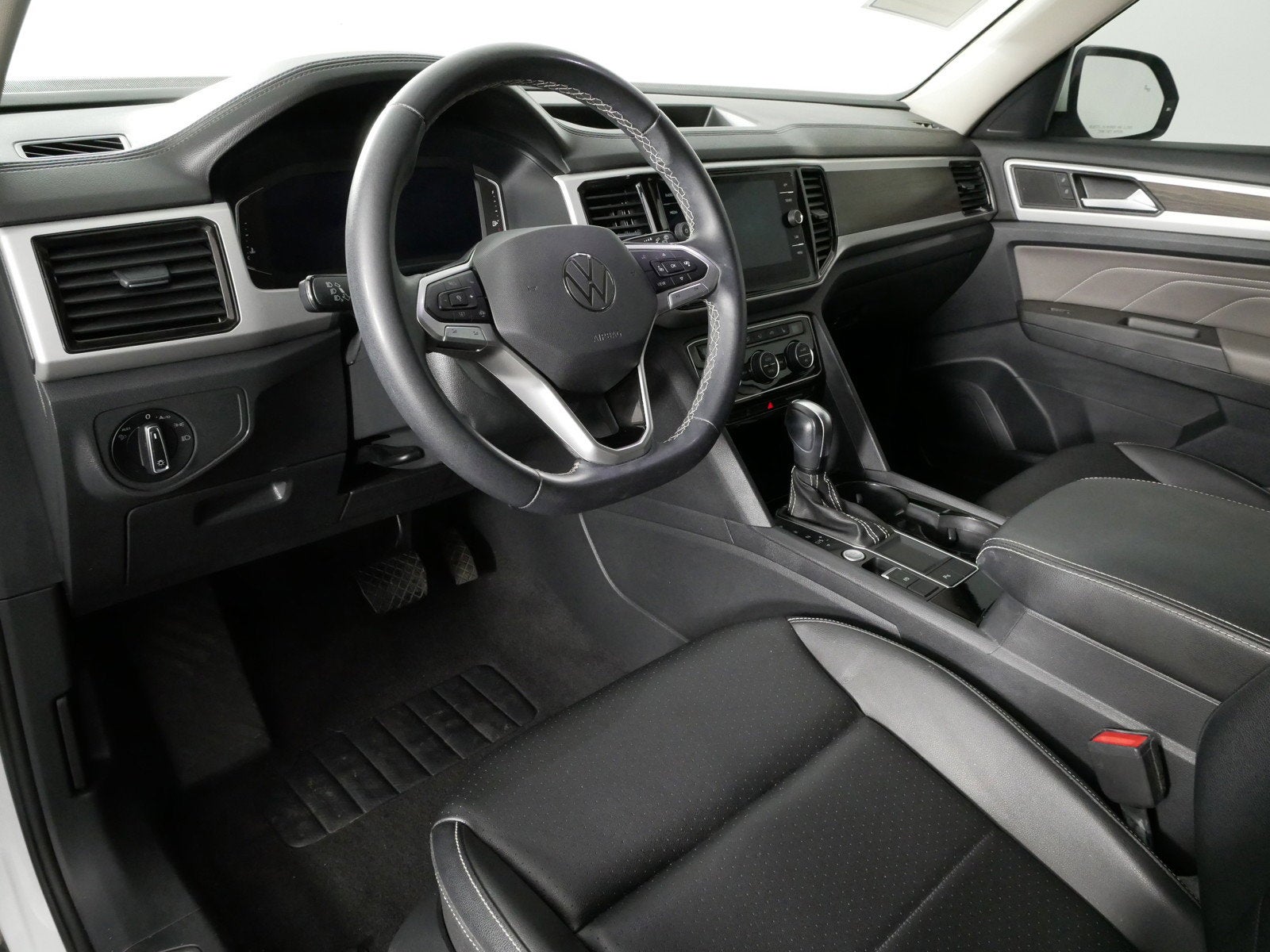 2023 Volkswagen Atlas 3.6L V6 SE w/Technology FWD *CLEAN CARFAX!*