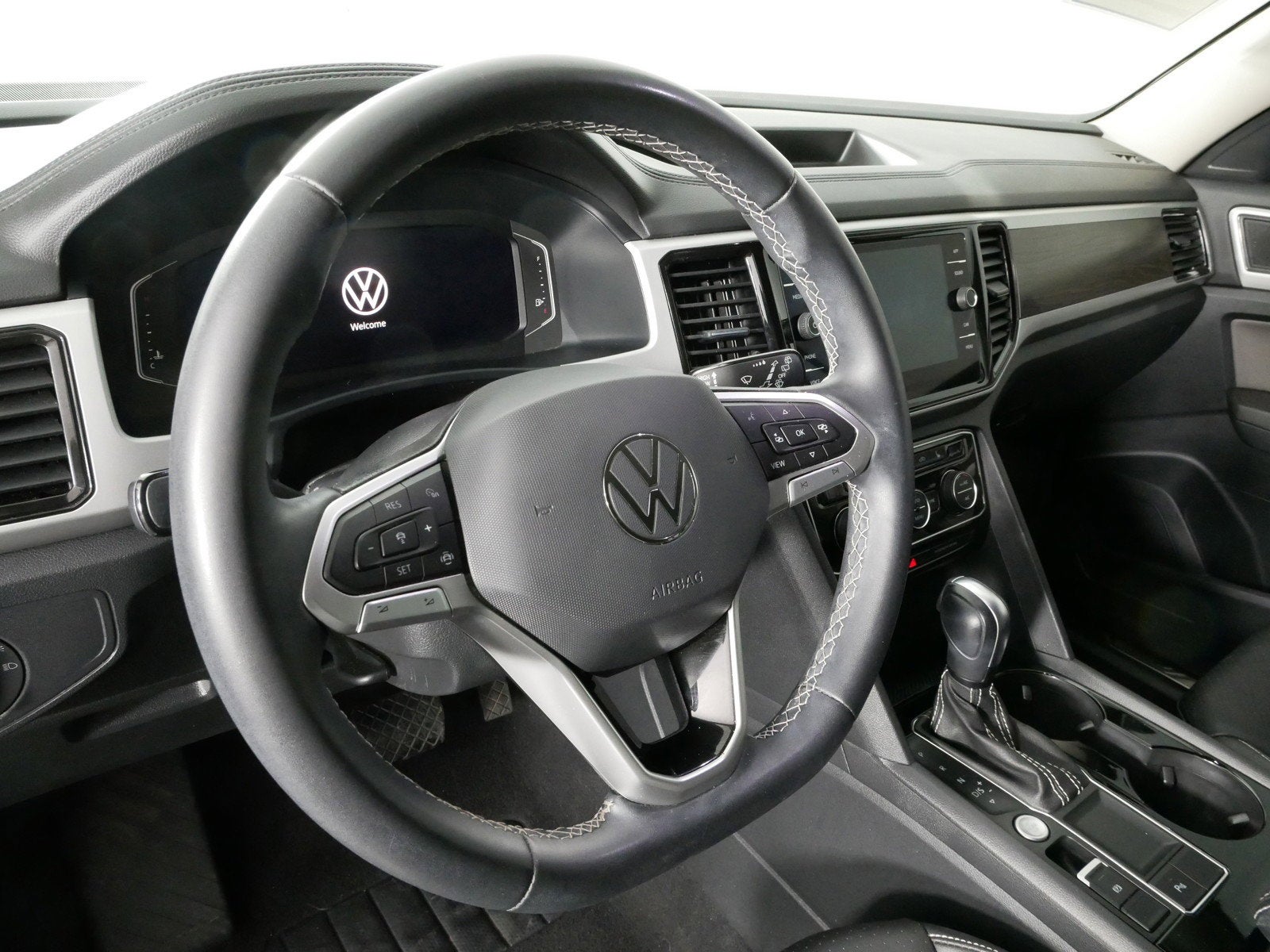 2023 Volkswagen Atlas 3.6L V6 SE w/Technology FWD *CLEAN CARFAX!*