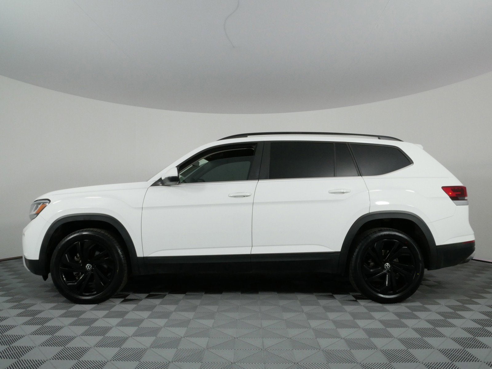 2023 Volkswagen Atlas 3.6L V6 SE w/Technology FWD *CLEAN CARFAX!*