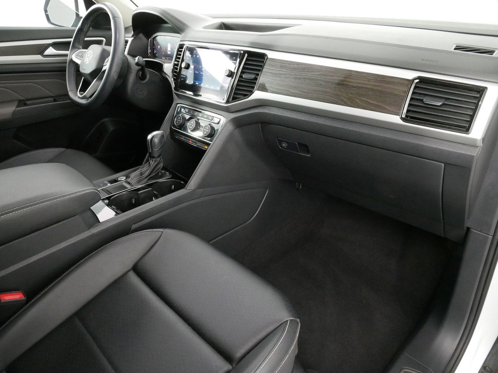 2023 Volkswagen Atlas 3.6L V6 SE w/Technology FWD *CLEAN CARFAX!*