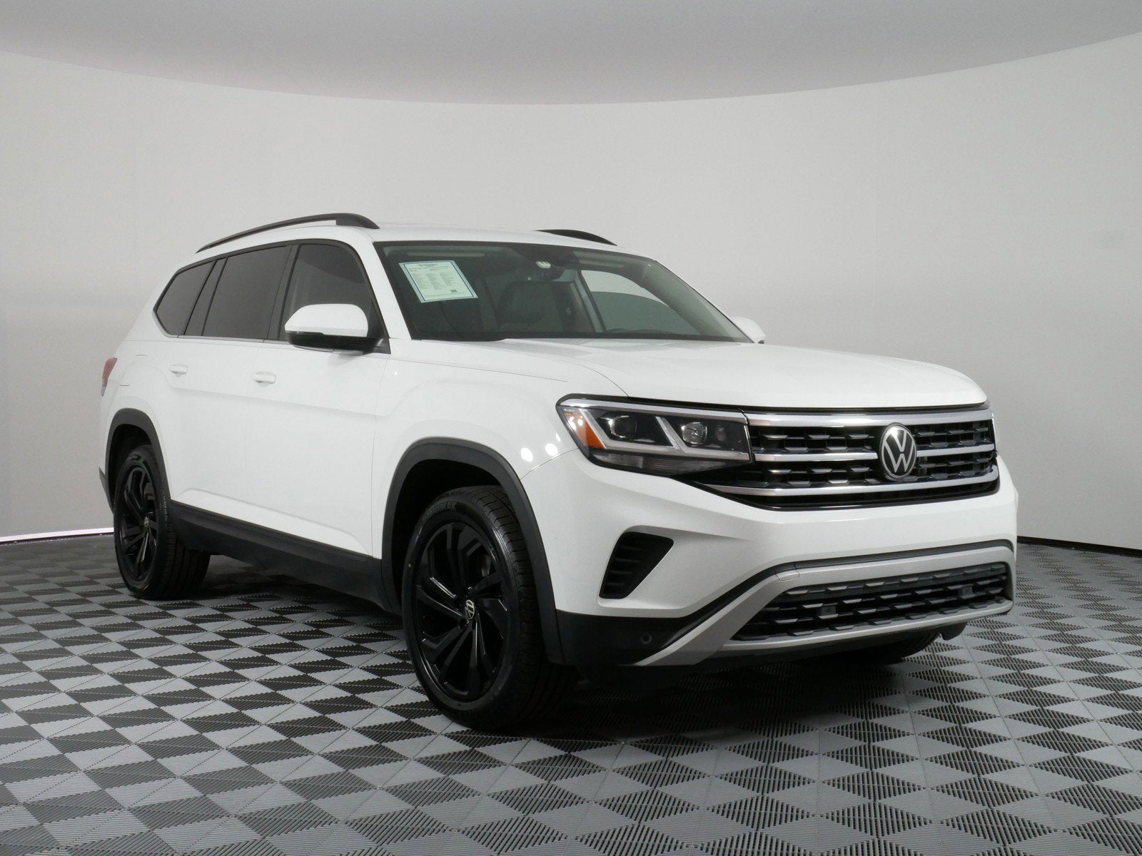 2023 Volkswagen Atlas 3.6L V6 SE w/Technology FWD *CLEAN CARFAX!*