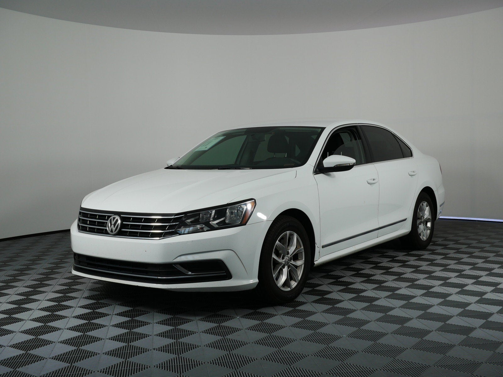 2017 Volkswagen Passat 1.8T S *1-OWNER! CLEAN CARFAX*