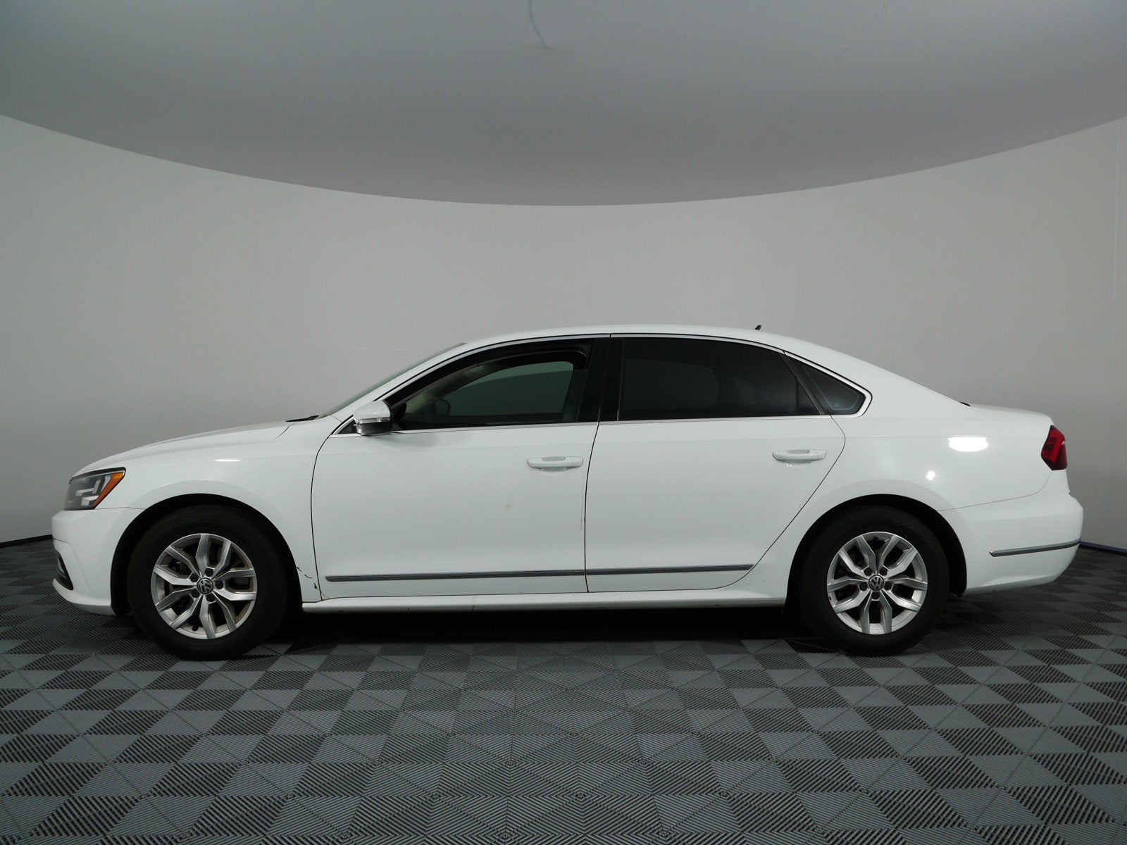 2017 Volkswagen Passat 1.8T S *1-OWNER! CLEAN CARFAX*