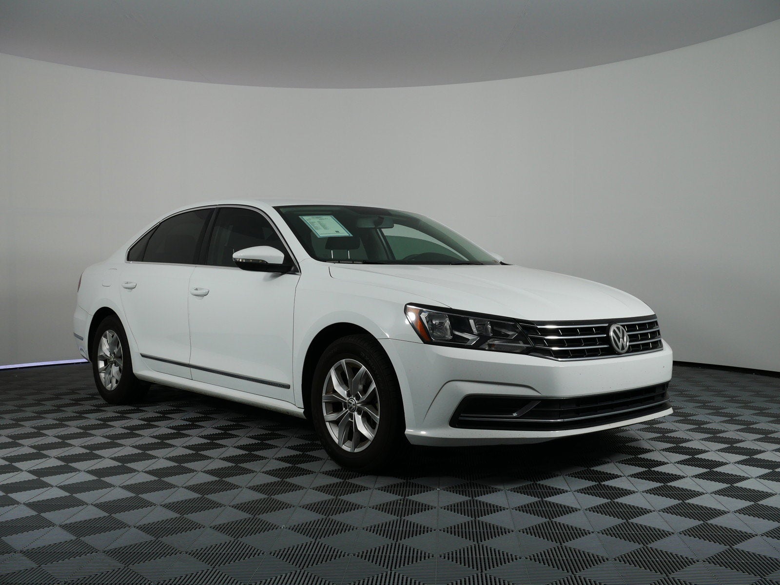2017 Volkswagen Passat 1.8T S *1-OWNER! CLEAN CARFAX*