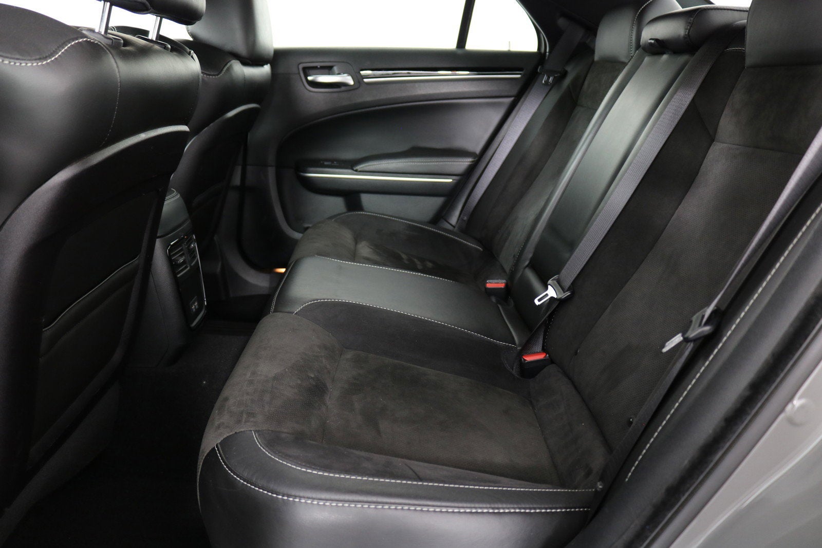 2019 Chrysler 300 300S RWD *CLEAN CARFAX, 1 OWNER!*