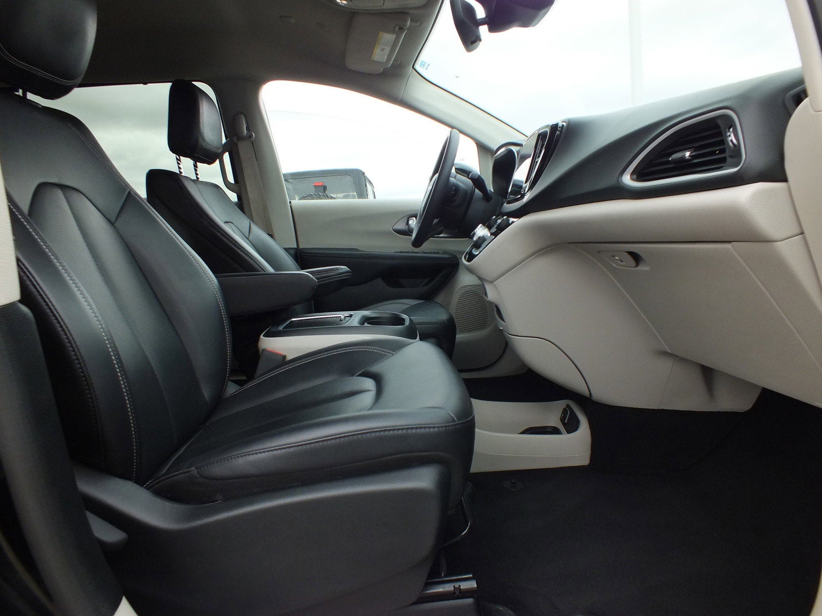 2024 Chrysler Pacifica Touring L *1-OWNER*