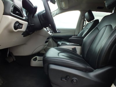 2024 Chrysler Pacifica Touring L *1-OWNER*