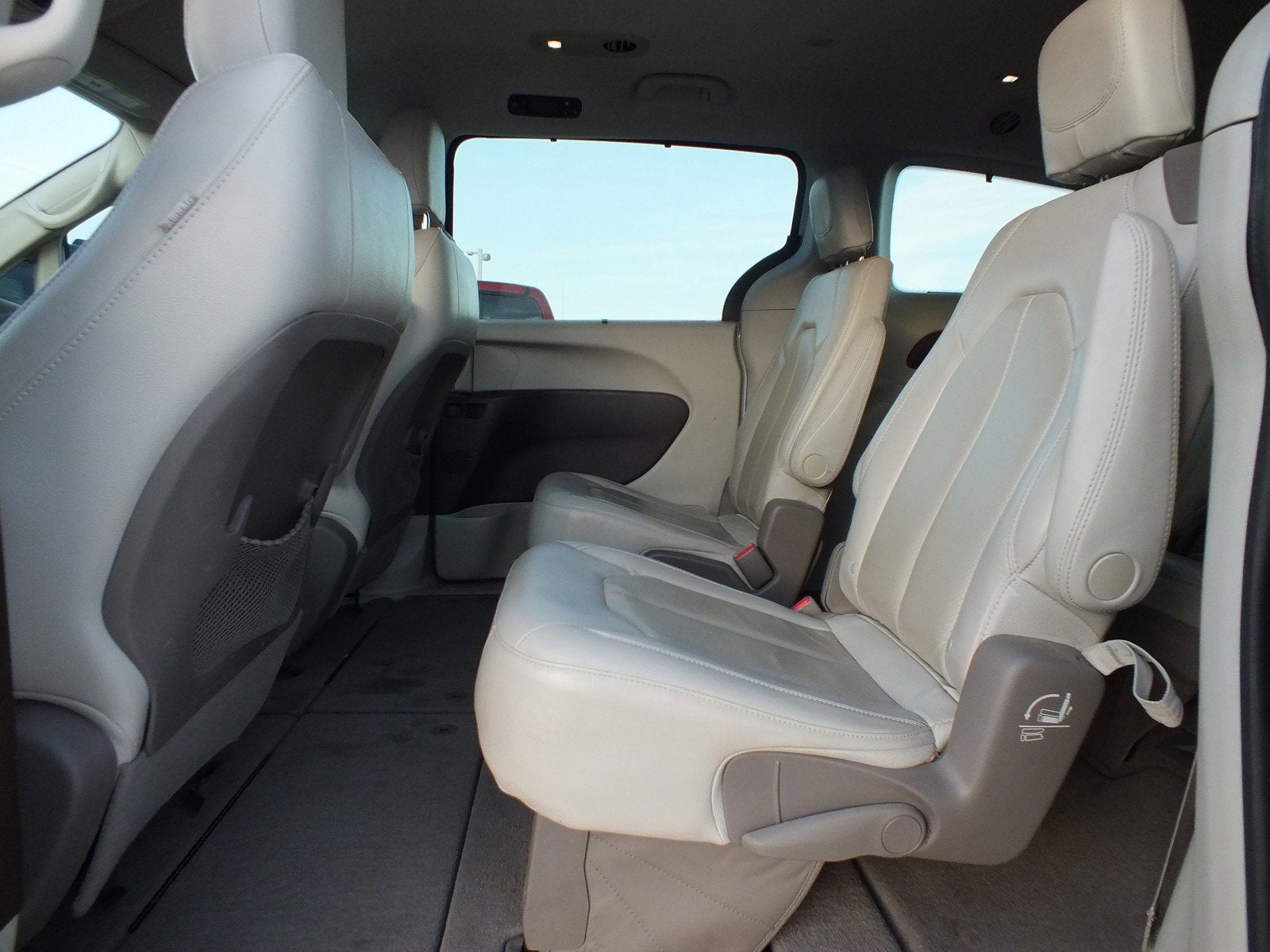 2020 Chrysler Pacifica Touring L *ROOMY!*