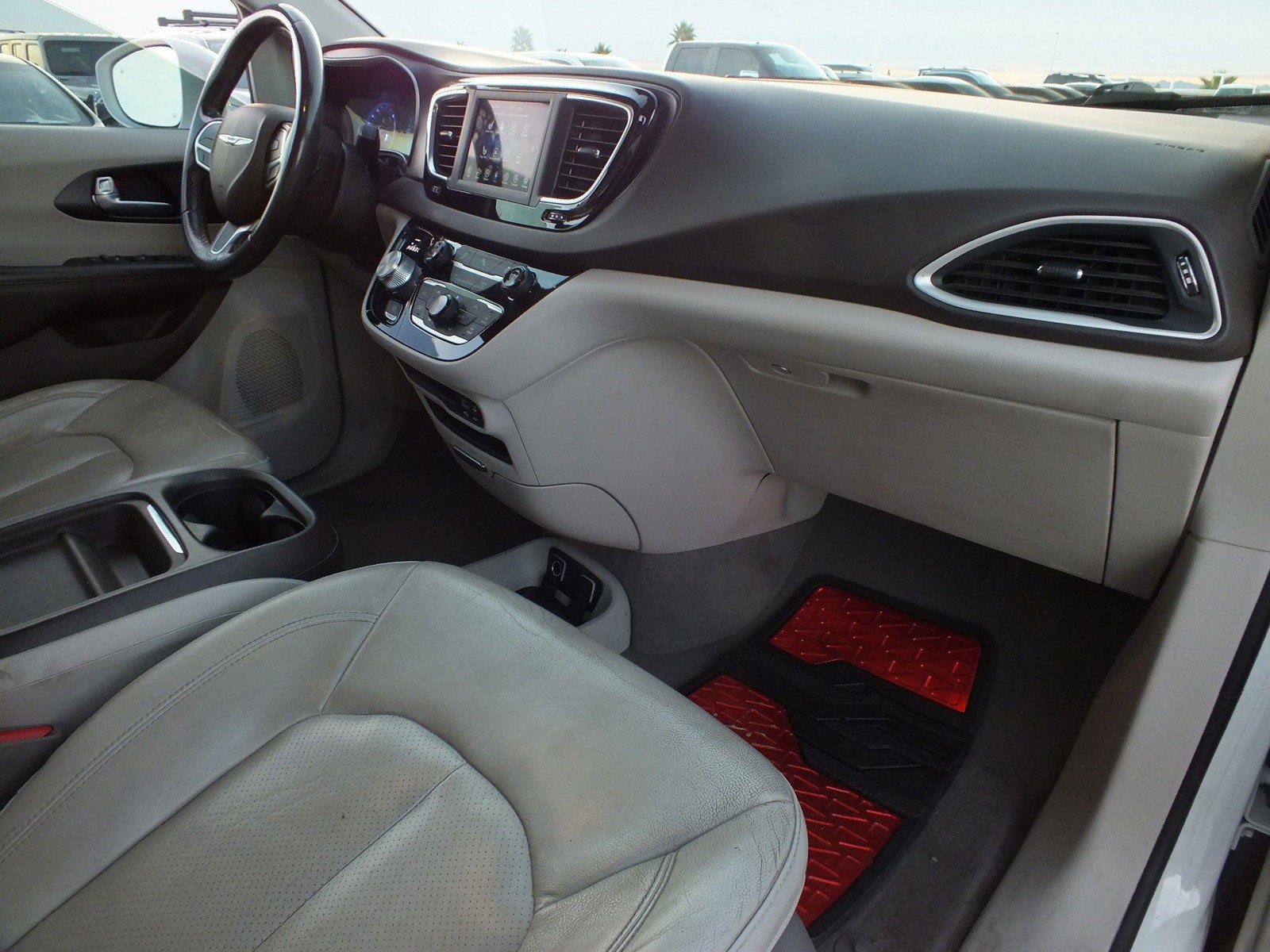 2020 Chrysler Pacifica Touring L *ROOMY!*