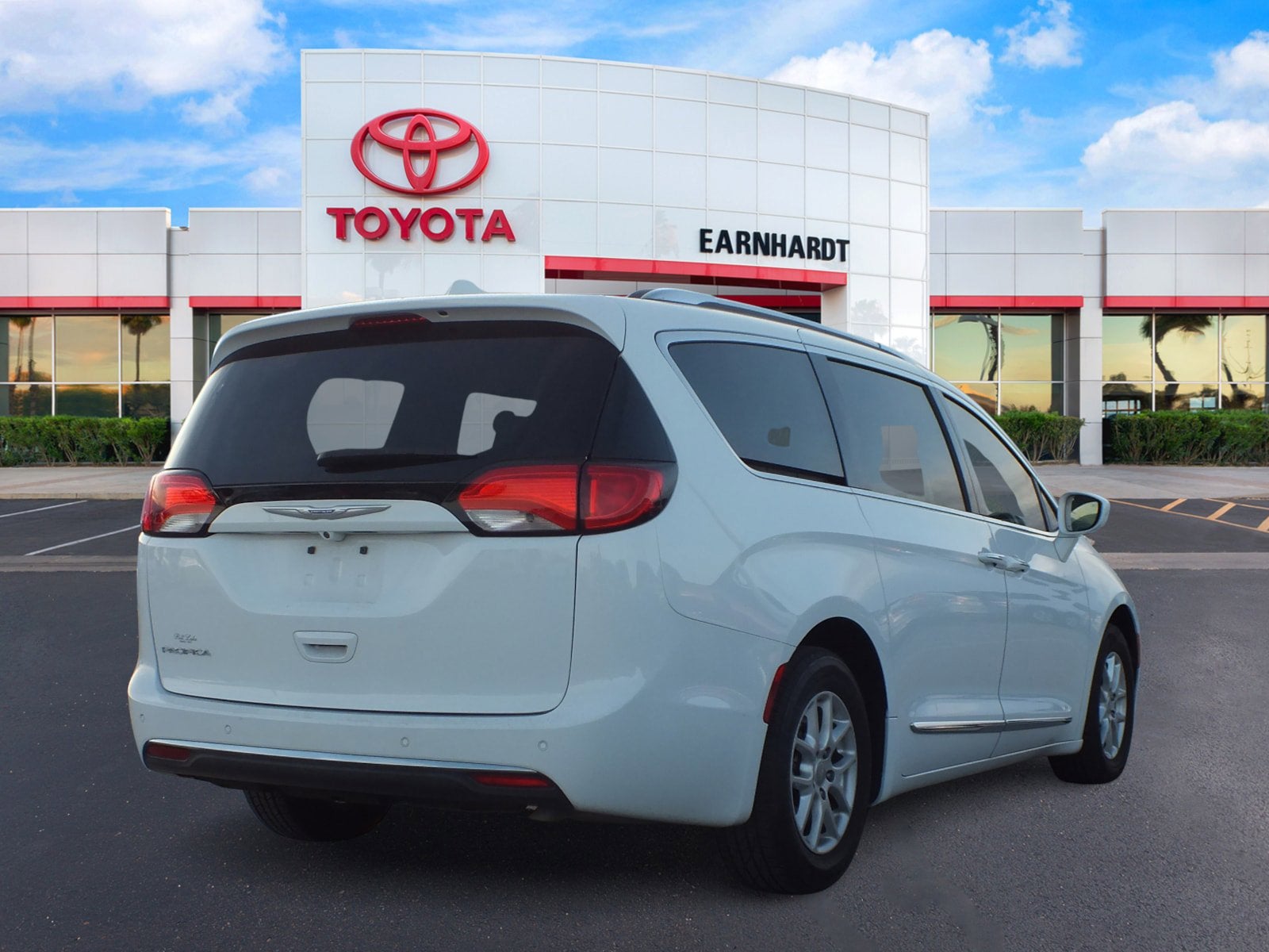 2020 Chrysler Pacifica Touring L *ROOMY!*