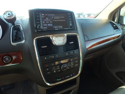 2015 Chrysler Town & Country Touring *CLEAN CARFAX*