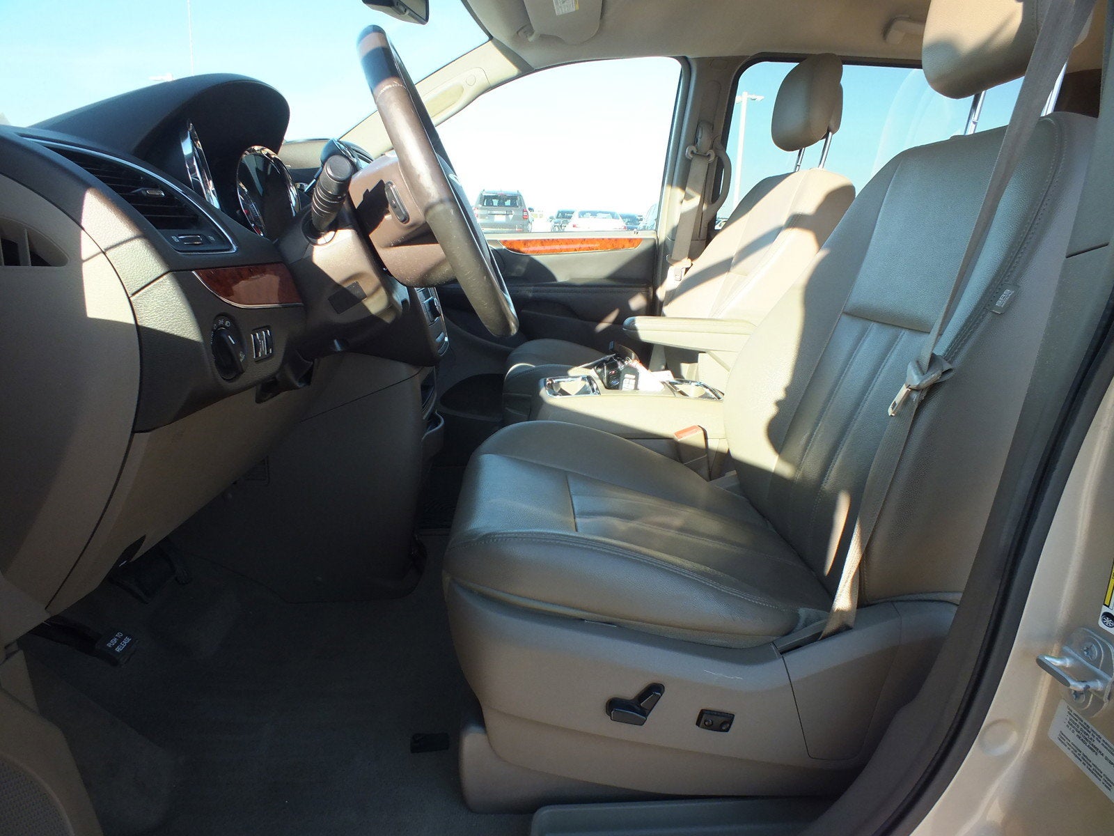 2015 Chrysler Town & Country Touring *CLEAN CARFAX*