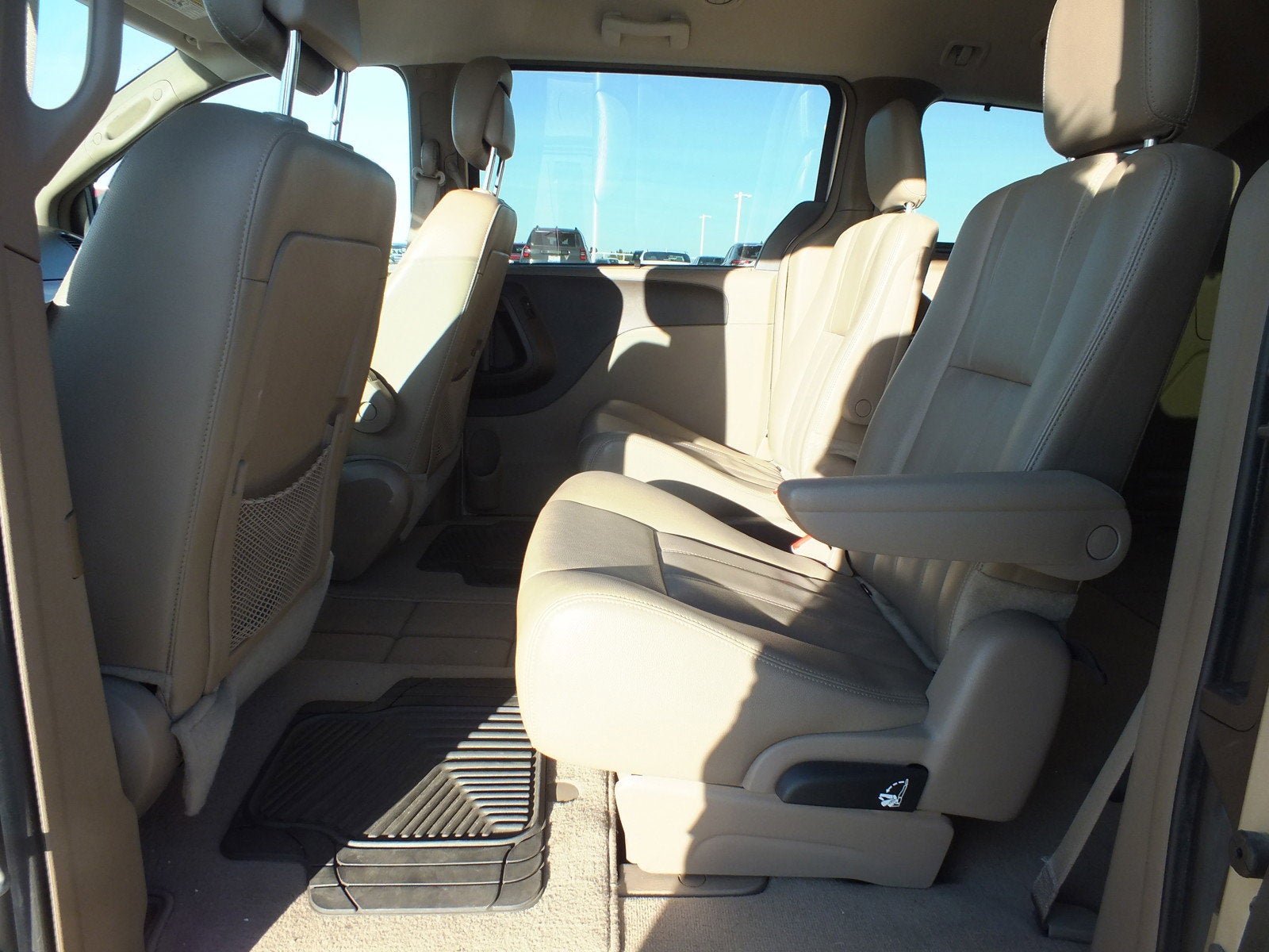 2015 Chrysler Town & Country Touring *CLEAN CARFAX*