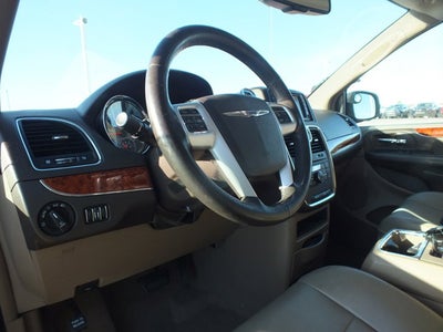 2015 Chrysler Town & Country Touring *CLEAN CARFAX*