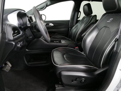 2025 Chrysler Pacifica Limited *CLEAN CARFAX!*