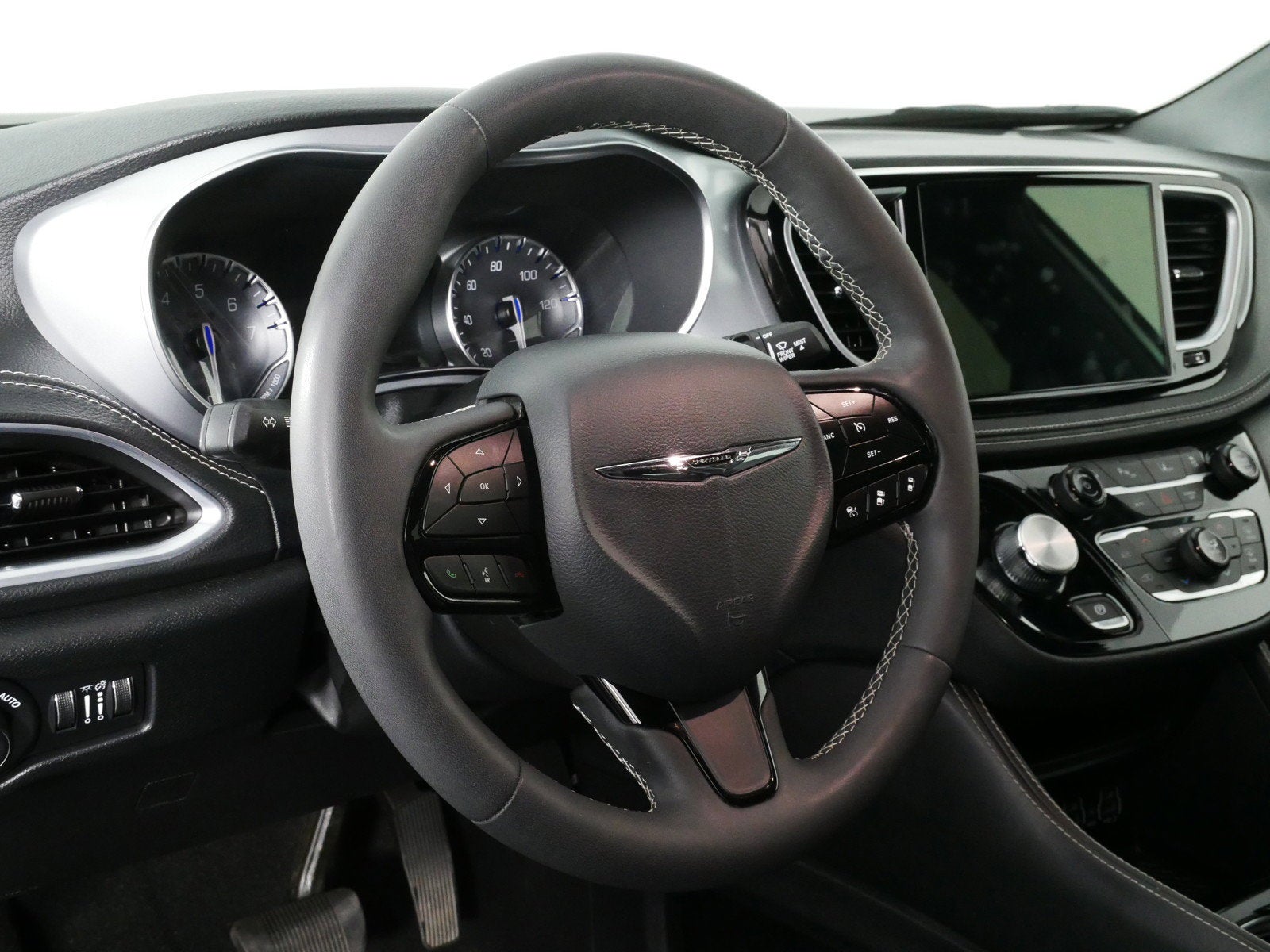 2025 Chrysler Pacifica Limited *CLEAN CARFAX!*