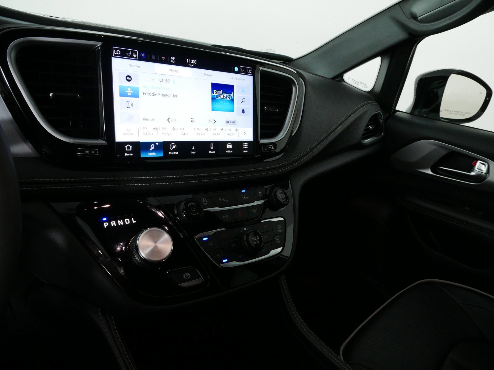 2025 Chrysler Pacifica Limited *CLEAN CARFAX!*