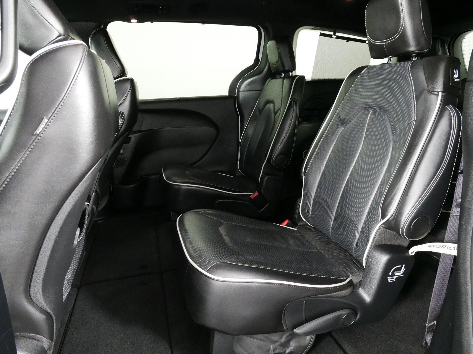 2025 Chrysler Pacifica Limited *CLEAN CARFAX!*