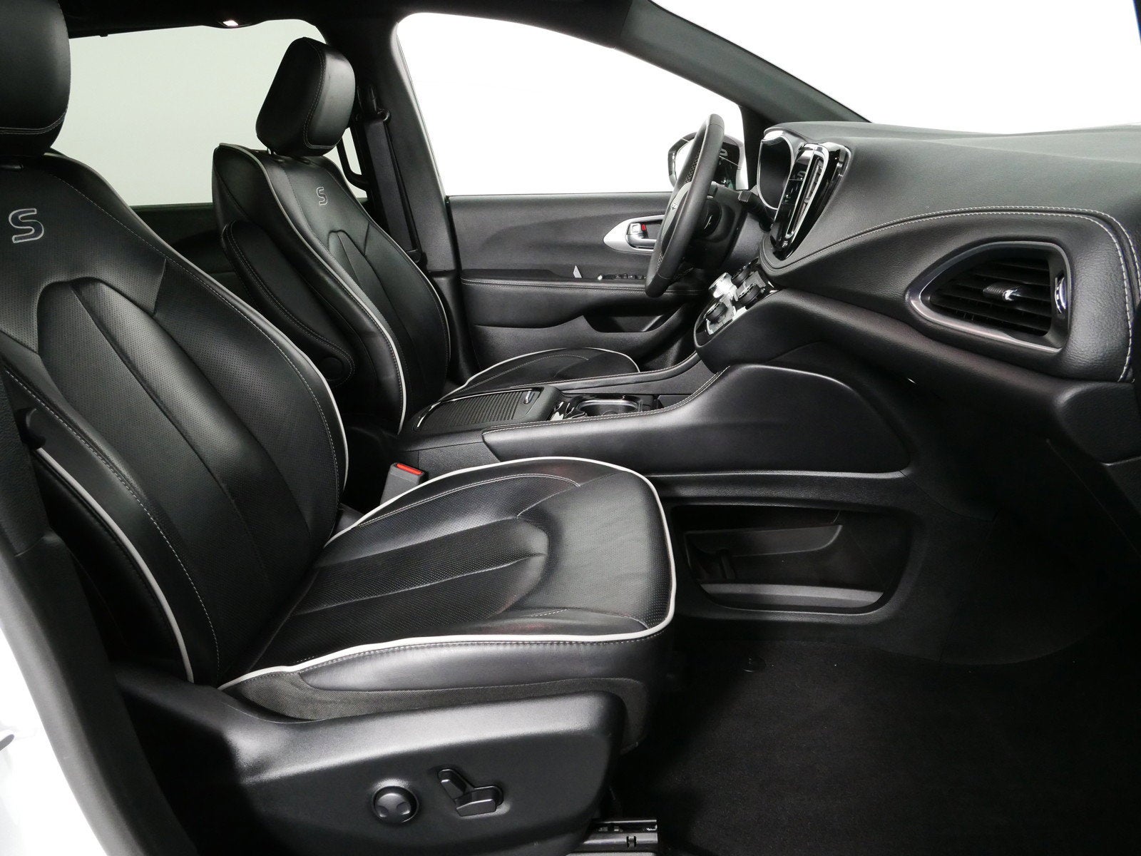 2025 Chrysler Pacifica Limited *CLEAN CARFAX!*