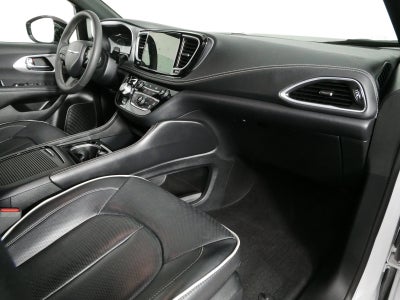 2025 Chrysler Pacifica Limited *CLEAN CARFAX!*
