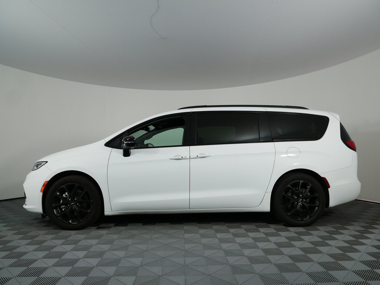 2025 Chrysler Pacifica Limited *CLEAN CARFAX!*
