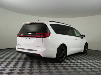 2025 Chrysler Pacifica Limited *CLEAN CARFAX!*