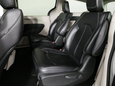 2023 Chrysler Pacifica Hybrid Touring L *1-OWNER!*