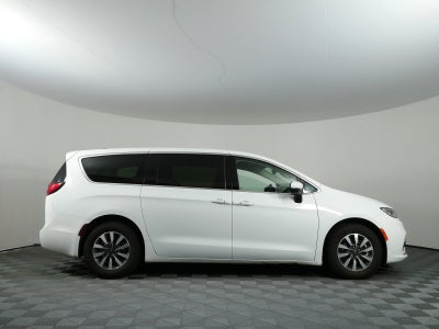 2023 Chrysler Pacifica Hybrid Touring L *1-OWNER!*