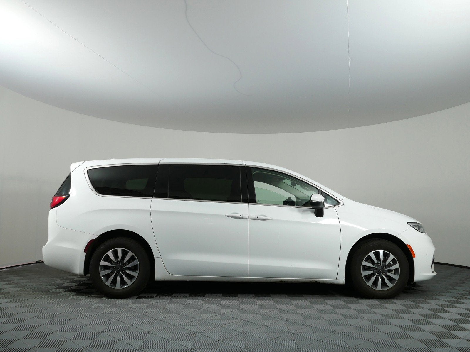 2023 Chrysler Pacifica Hybrid Touring L *1-OWNER!*