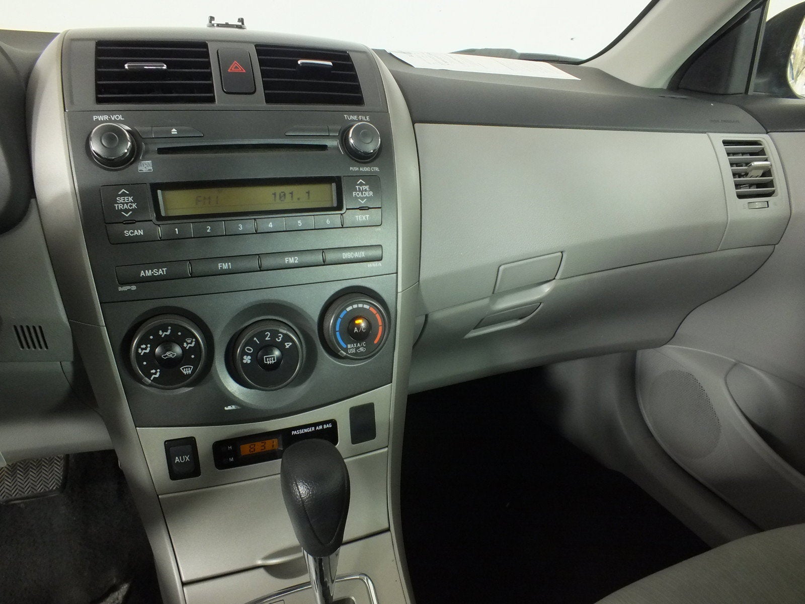 2011 Toyota Corolla LE *CLEAN CARFAX*