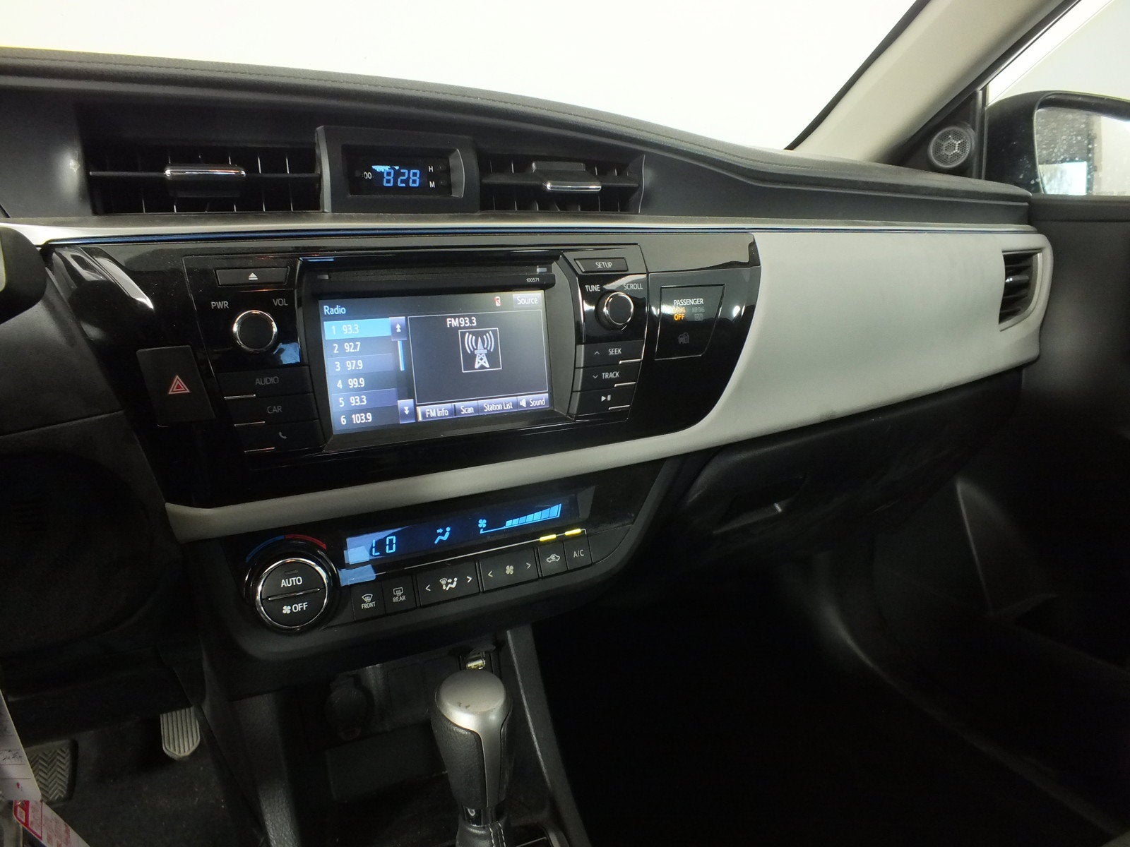 2016 Toyota Corolla LE *CLEAN CARFAX*