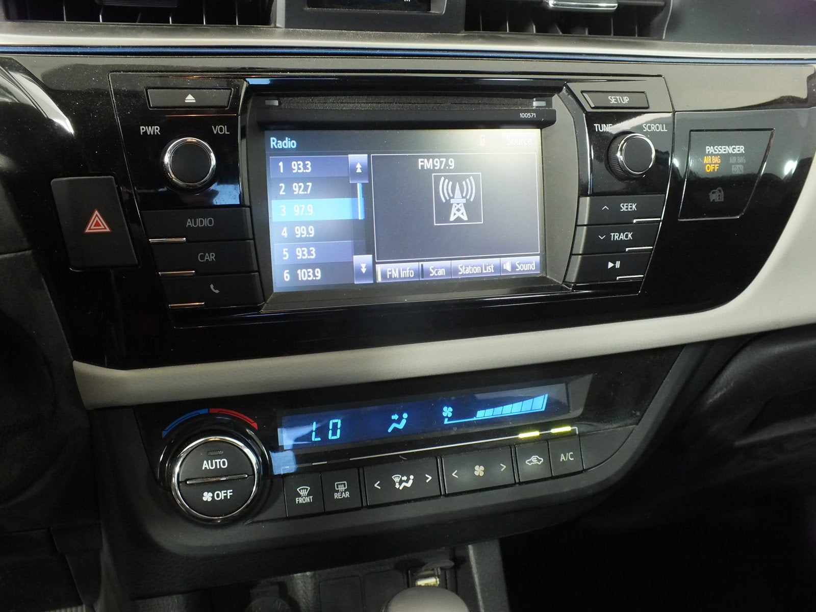 2016 Toyota Corolla LE *CLEAN CARFAX*