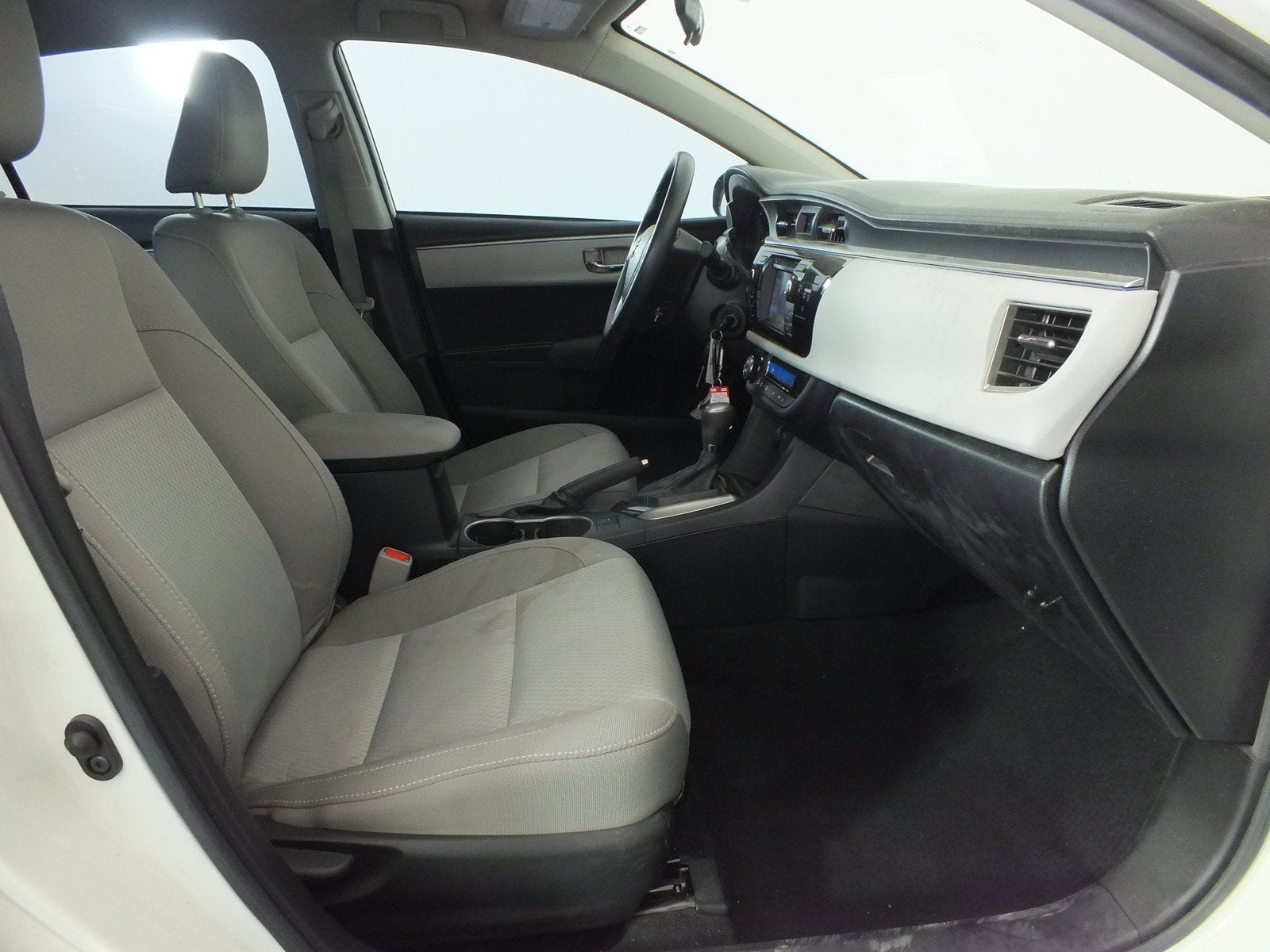 2016 Toyota Corolla LE *CLEAN CARFAX*