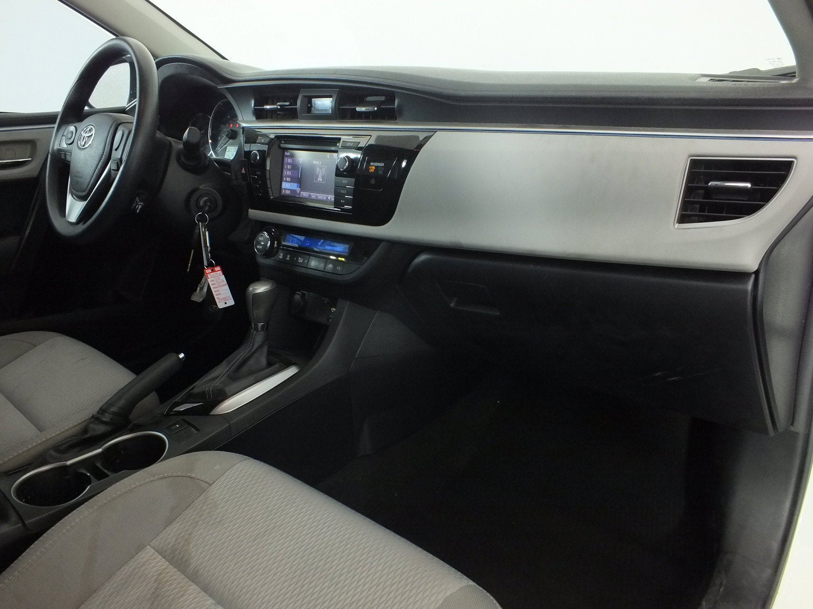 2016 Toyota Corolla LE *CLEAN CARFAX*