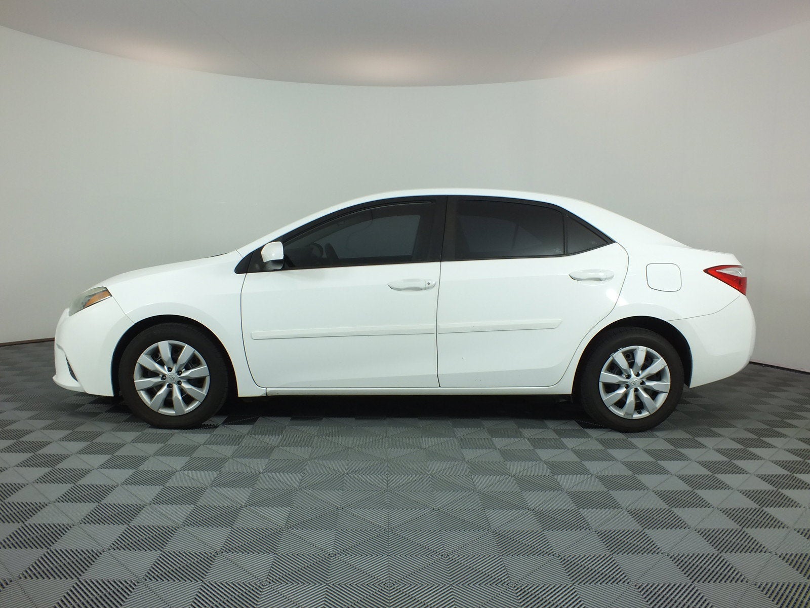 2016 Toyota Corolla LE *CLEAN CARFAX*